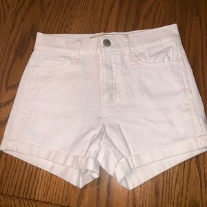 00 white hollister shorts